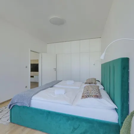 Lermont Old Town * Pressburg